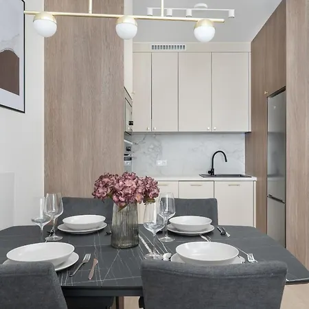 Elegancki Apartament Blisko Rzeki Z Garazem Na 2 Auta Wroclaw By Noclegi Renters Exterior photo