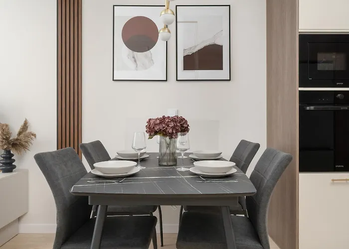 Elegancki Apartament Blisko Rzeki Z Garazem Na 2 Auta Wroclaw By Noclegi Renters