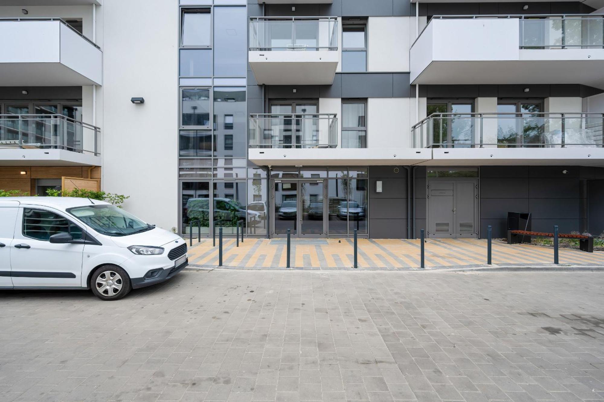 Apartment Elegancki Blisko Rzeki Z Garazem Na 2 Auta By Renters *