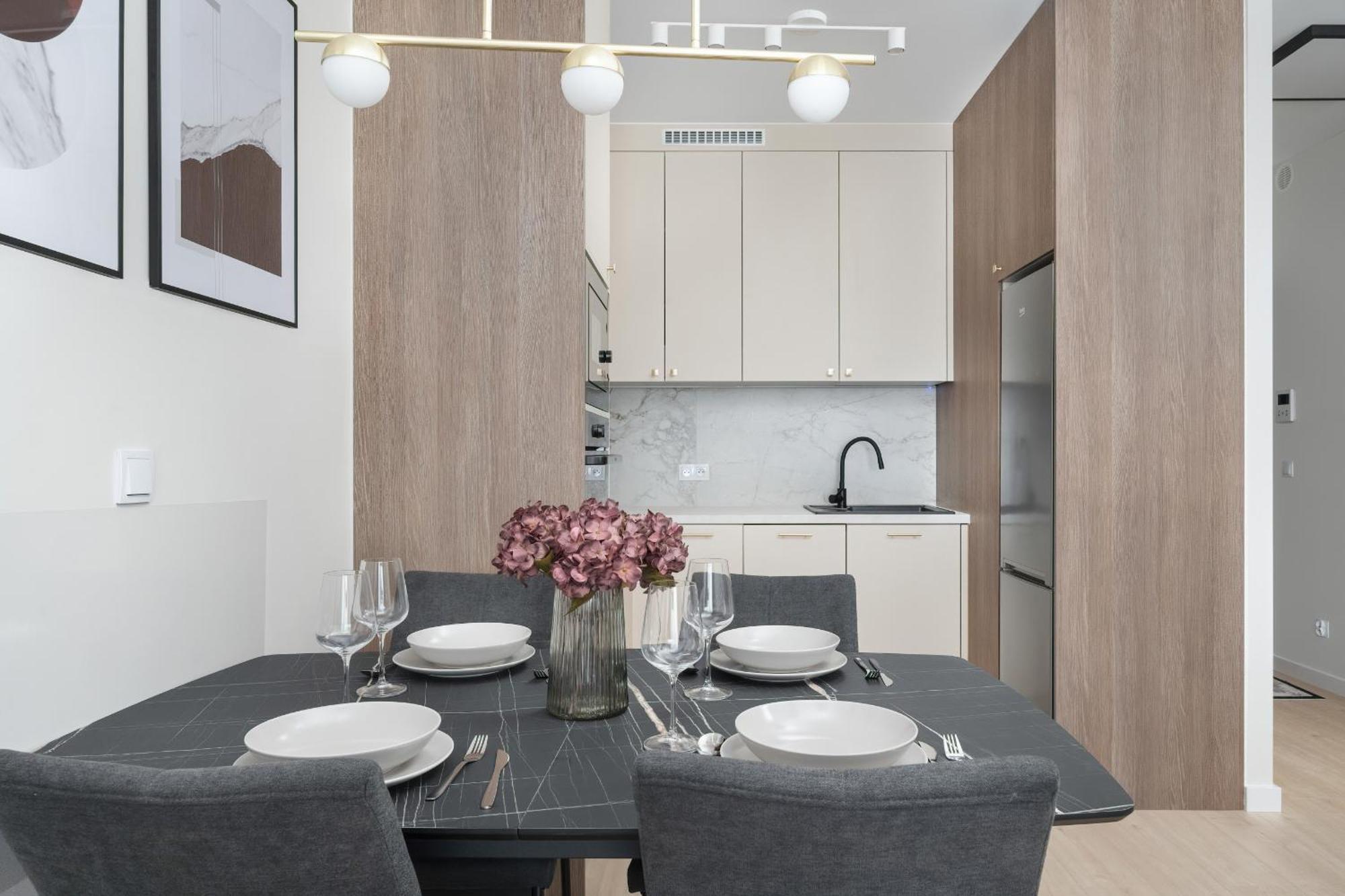 Apartment Elegancki Blisko Rzeki Z Garazem Na 2 Auta By Renters Wroclaw